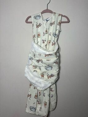 Halo Disney Baby Swaddle in the Winnie the Pooh "Frolic" print